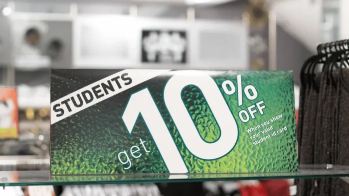 How to Save Money by Using the Student Discounts
