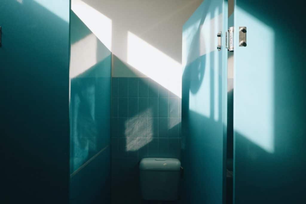 bathroom partitions - installations